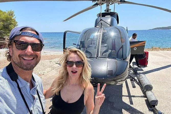 Hélicoptère au-dessus de la Côte d'Azur